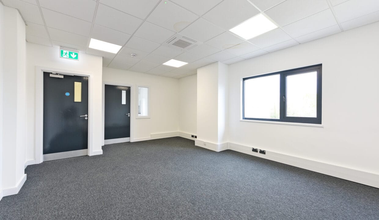 Gate Centre Unit 1 INT - 2026-11 RT